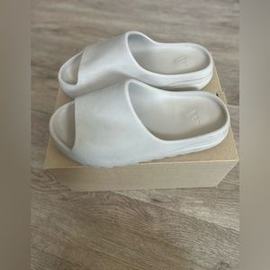 Yeezy slides pure